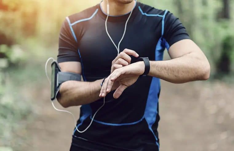 Les avantages de porter une montre de sport au quotidien : bienfaits et utilités