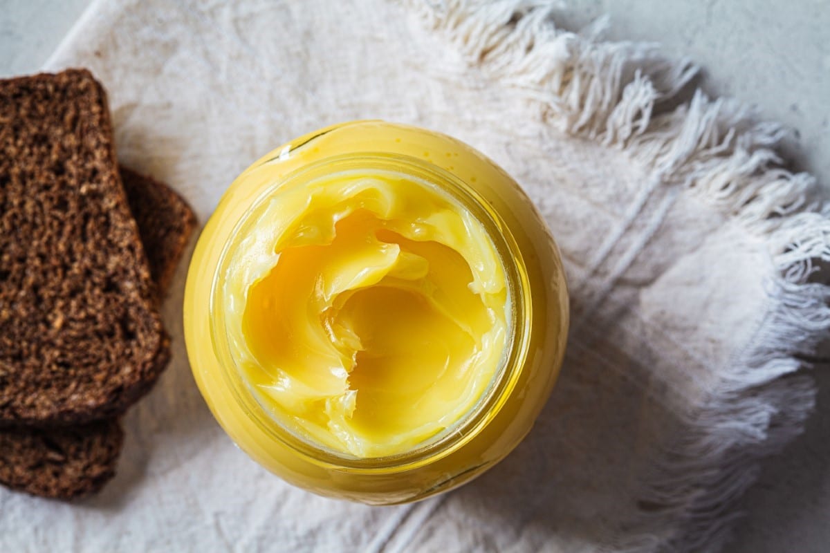 Les bienfaits nutritionnels du ghee, le beurre clarifié traditionnel indien